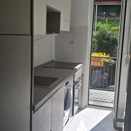 Black And White Family , 2 Bedrooms, Air Conditioning דירה