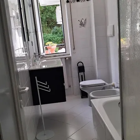 Black And White Family Home , 2 Bedrooms, Air Conditioning * SantʼAnna